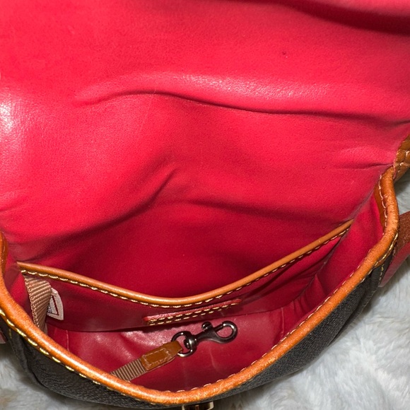 Classic Dark Brown and Tan Leather Crossbody Dooney & Bourke Bag - Picture 5 of 6